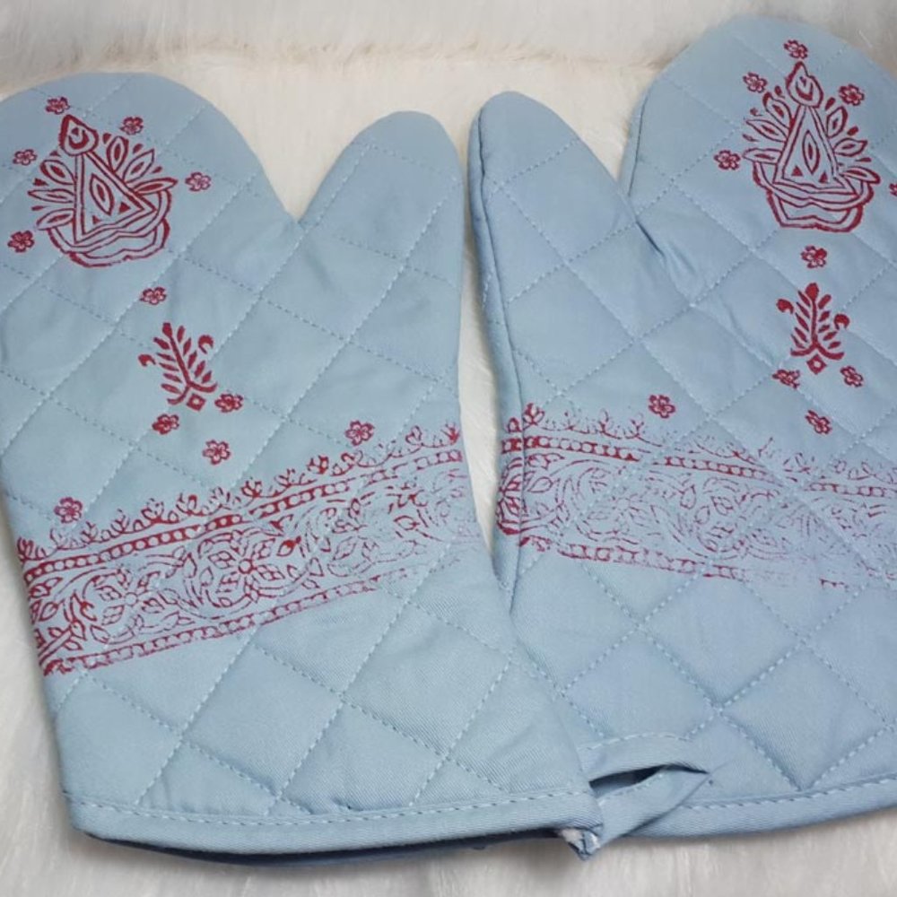 Hand printed oven mitts. New.